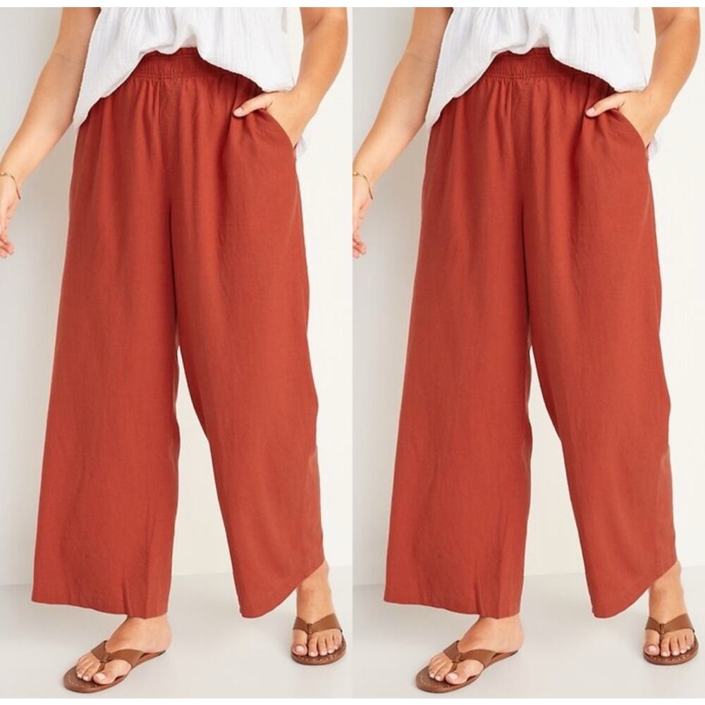 Old Navy Women's Straight Leg Pants in Rust